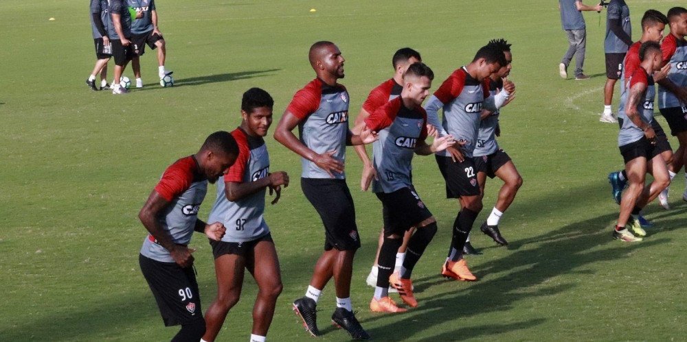 Vitória: Time concentrado para enfrentar furacão