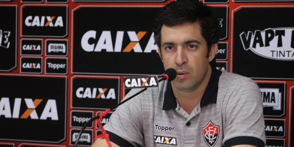 Burse ressalta péssima partida do Vitória, mas garante: “Ninguém jogou a toalha”