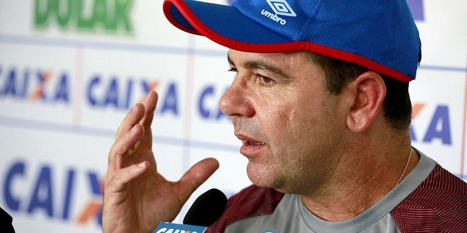 Enderson Moreira admite partida ruim do Bahia: “Fomos muito mal”