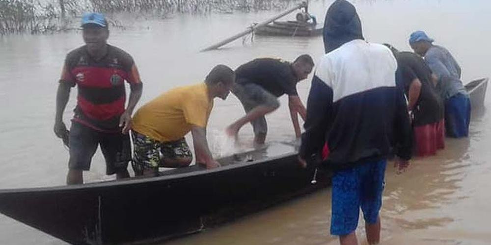 Barco vira no Rio São Francisco e deixa quatro desaparecidos em Xique-Xique