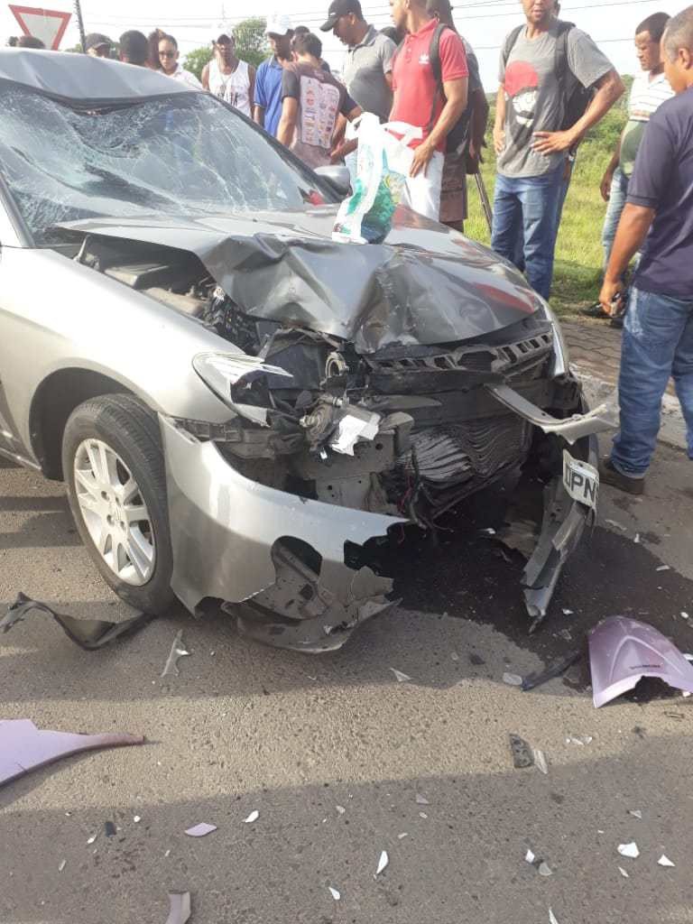 CANDEIAS: HOMEM FICA FERIDO EM ACIDENTE NA BA- 523