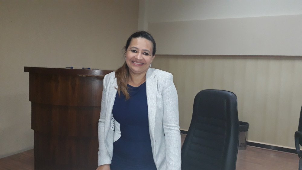 Candeias: Em sessão tumultuada e cheia de viradas, Lucimeire Magalhães é eleita Presidente da Câmara