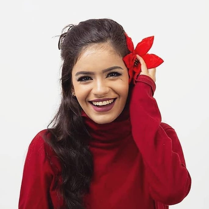 Candeias: CDL confirma cantora Fernanda Vieira como atração do sorteio da premiação Natal de Luz
