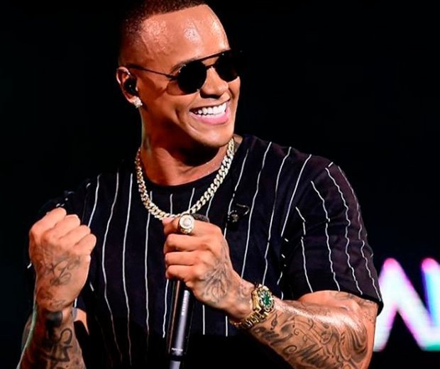 Léo Santana na contagem regressiva para o “Baile da Santinha”