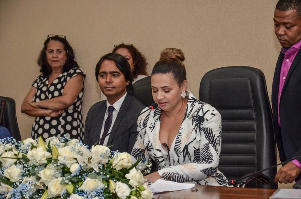 Candeias: Dr. Pitágoras prestigia posse de presidente da Câmara e ressalta parcerias entre executivo e legislativo.