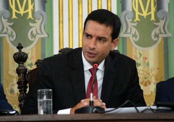 ACM Neto confirma Leo Prates em secretaria