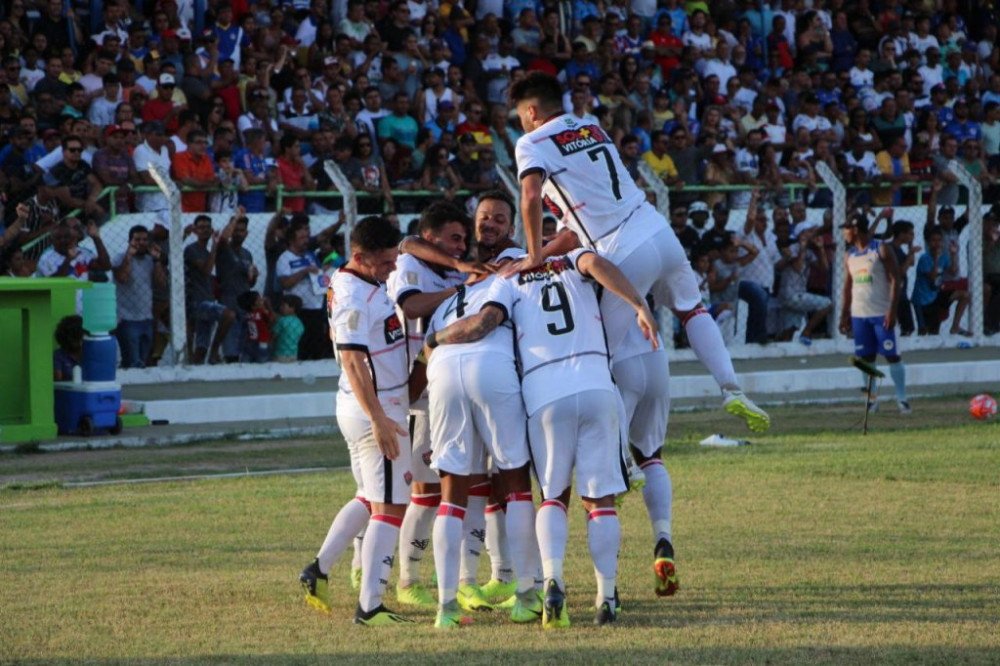 Com dois de Edcarlos, Vitória vence o Jacobina de virada