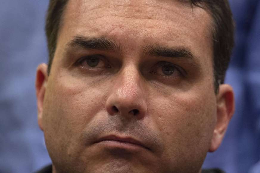 Marco Aurélio libera investigações envolvendo Flávio Bolsonaro no RJ