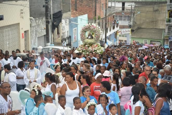PROCISSÃO ENCERRA OS FESTEJOS EM HONRA A NOSSA SENHORA DAS CANDEIAS; CONFIRA O ROTEIRO