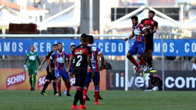 Bahia ‘brinca’ de perder gols, Vitória aproveita e 1º BA-VI do ano termina empatado
