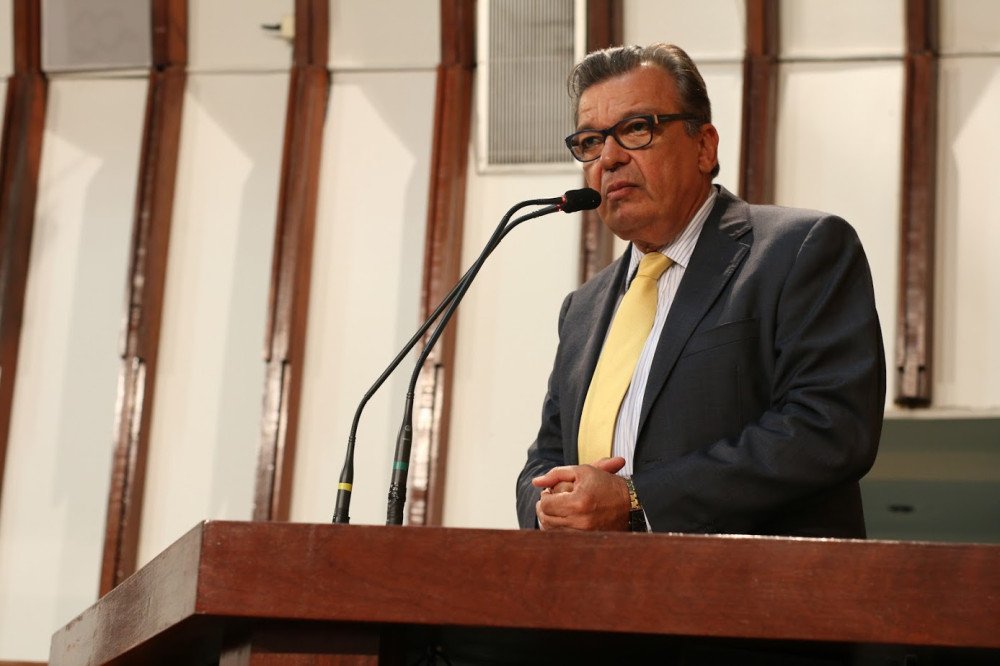 Justiça não consegue notificar Targino Machado em processo de cassação de diploma