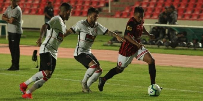 Vitória perde para Moto Club e é eliminado da CB