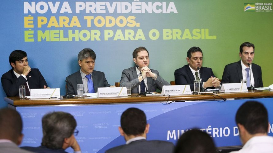 Trabalhador contribuirá 40 anos para aposentar-se com 100% do salário
