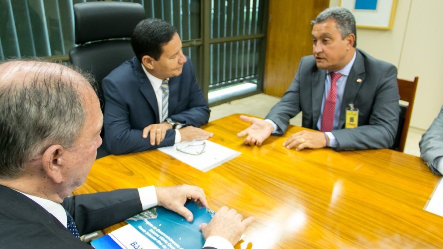 Rui Costa se reúne com Mourão e pede manutenção da operação da Fafen