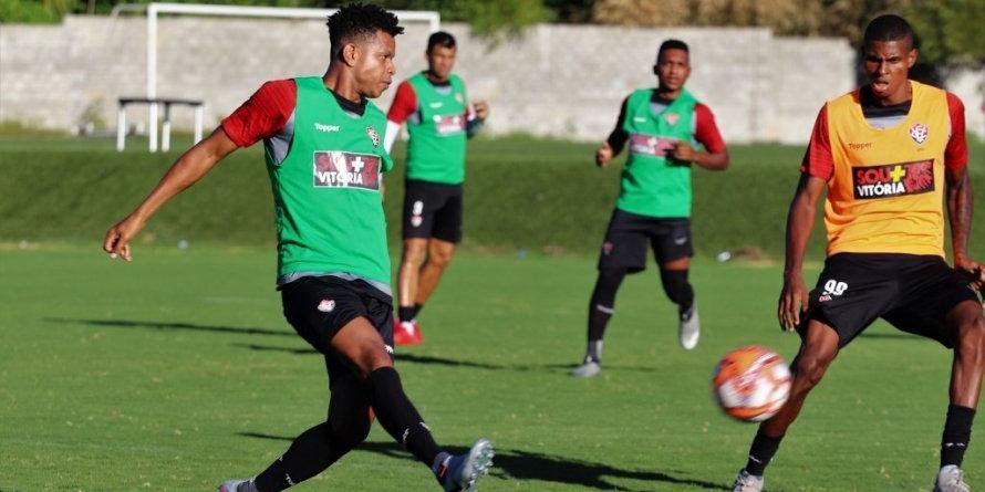 Vitória se prepara para enfrentar o Atlético; Edcarlos volta a reforçar o time