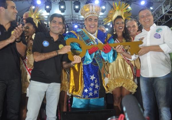 Carnaval 2019:ACM Neto e Rui Costa entregam chave da cidade ao Rei Momo e a rainha Jessie Oliveira nesta quinta (28)