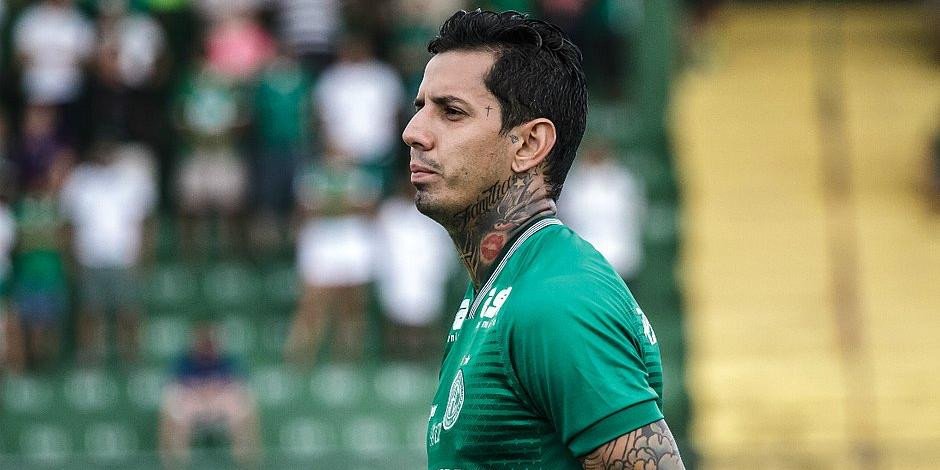 Vitória deve acertar retorno de Victor Ramos nesta segunda-feira (11)