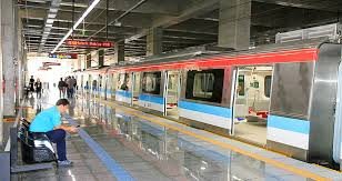 Passageiro cai em trilhos do metrô da Estação Rodoviária de Salvador e Linha 2 sofre atraso