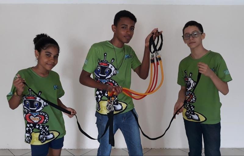 Jovens de Candeias e São Francisco do Conde (BA) desenvolvem projeto de equipamento para astronautas se exercitarem no espaço