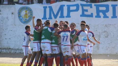 Fernandão destrói, Bahia goleia o Jequié e vai às semifinais do Baianão