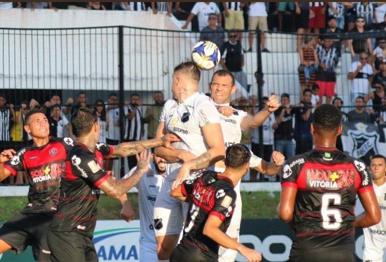 Com direito a pênalti perdido e erro da arbitragem, Vitória empata com o ABC pela Copa do Nordeste