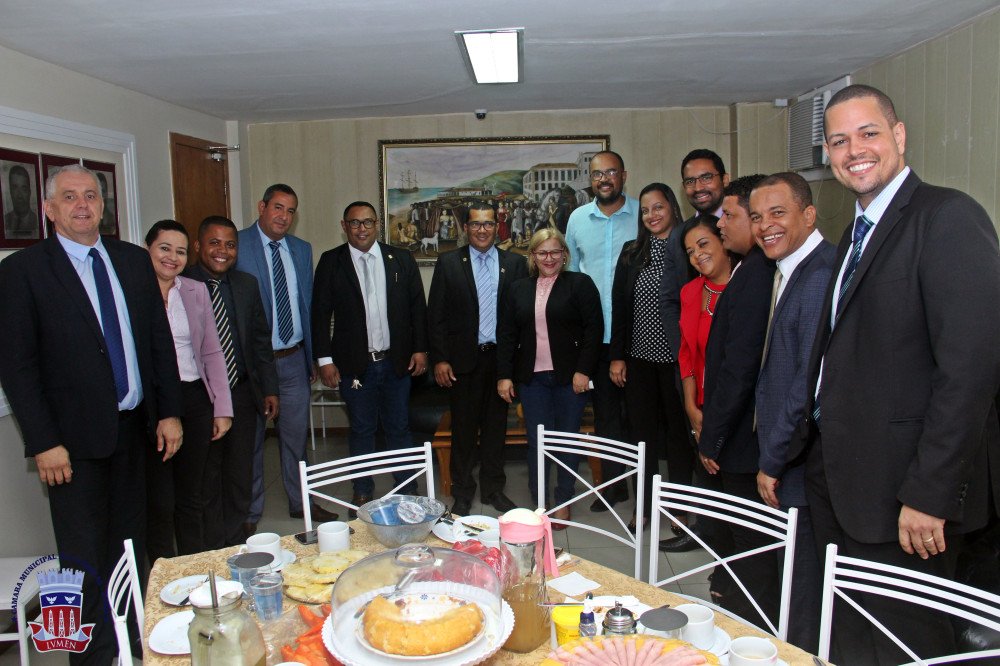 Candeias: Vereadores recebem representantes da Caixa econômica Federal para discutir atendimento da agência