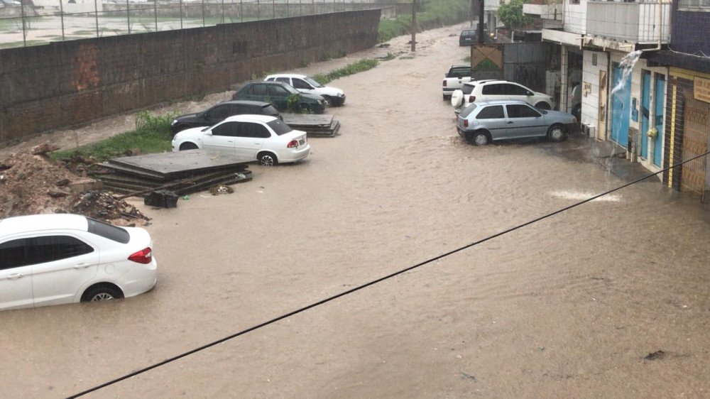 Candeias: Defesa Civil registra mais de 100 ocorrências hoje