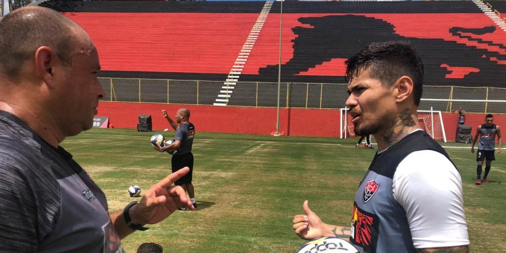 Vitória divulga lista de relacionados para partida contra o Fortaleza