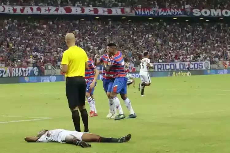 Vitória é goleado pelo Fortaleza e fica fora da Copa do Nordeste