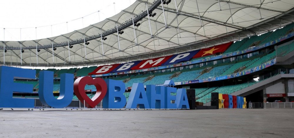 Justiça determina retirada de plotagens do Bahia na Fonte Nova