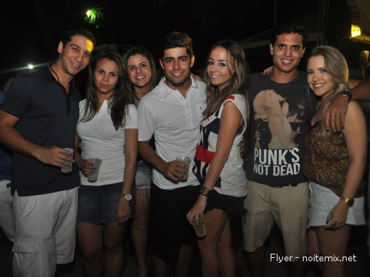 Flyer - Domingo - Esquenta Arena Flyer