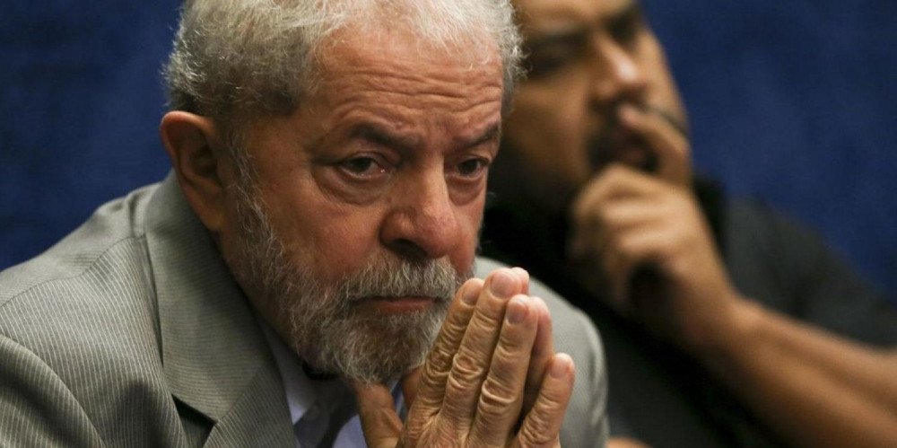 Advogados de Lula assinam petição contra pedido para cumprimento de prisão domiciliar
