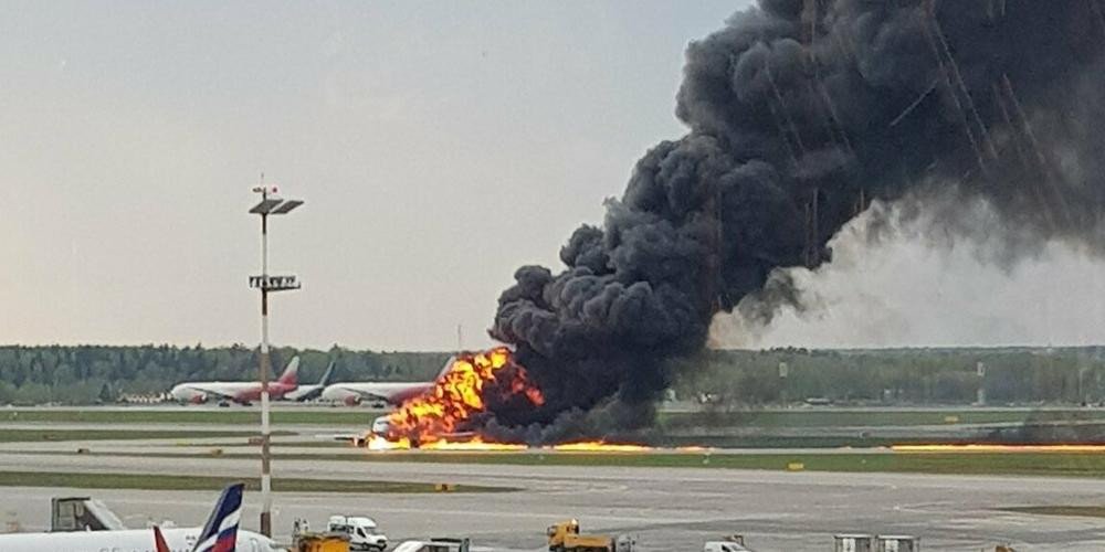 Sobe para mais de 40 o número de mortos após avião fazer pouso de emergência na Rússia