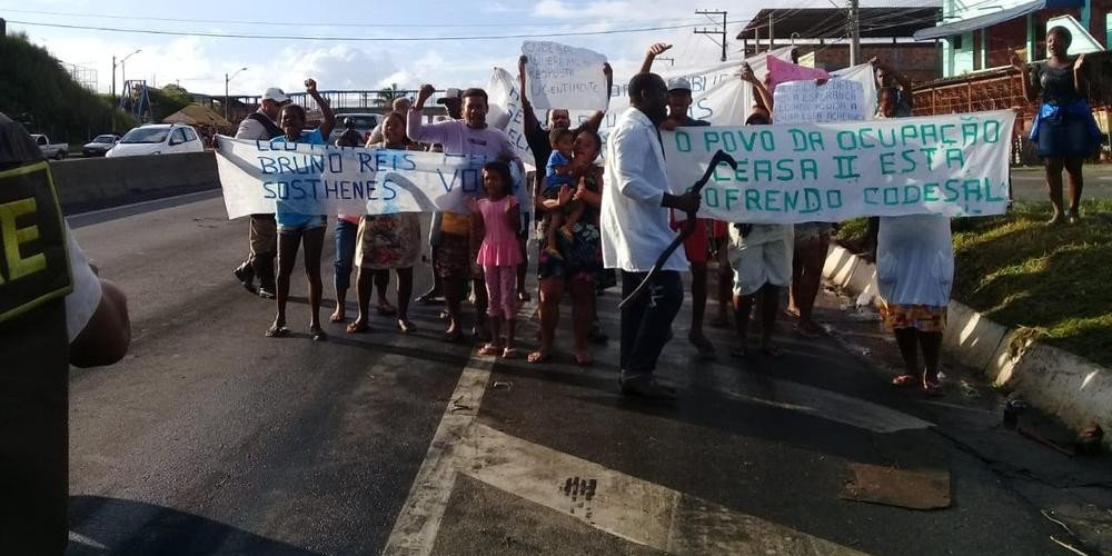 Protesto bloqueia CIA-Aeroporto e causa lentidão no sentido Salvador