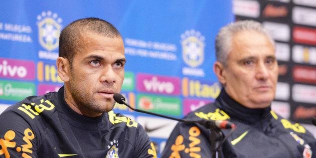 Neymar perde o posto e Daniel Alves é escolhido capitão da Seleção na Copa América