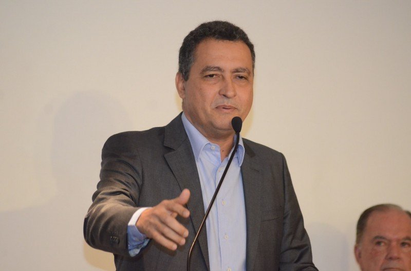 Rui diz que corta salário de professor em greve para não parecer ‘férias’