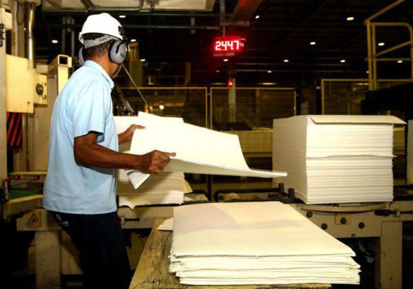 Na contramão da média nacional, emprego industrial na Bahia voltou a ficar positivo