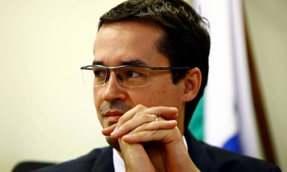 Site diz que Moro e Deltan combinavam atuações no âmbito da Lava-Jato