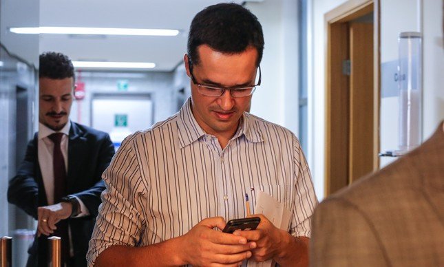 Deltan não entregou seu celular para a perícia