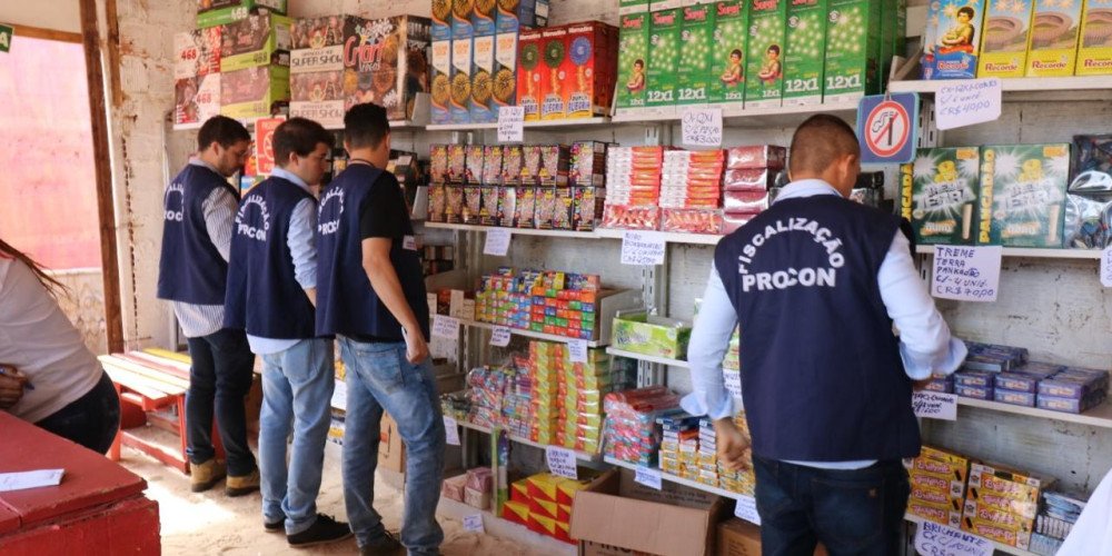 Procon de Lauro de Freitas intensifica fiscalização das barracas de fogos de artifício