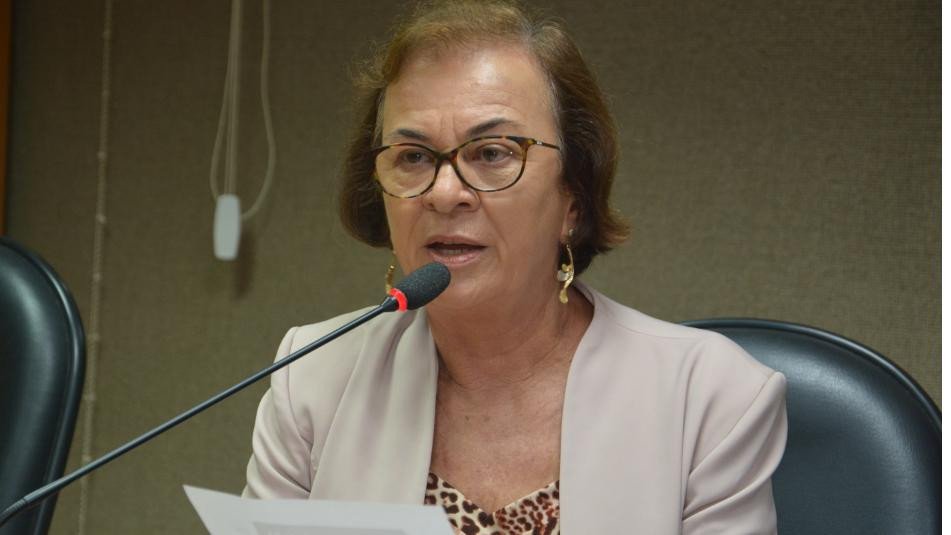 DEPUTADA SUGERE SELO LILÁS PARA EMPRESA QUE ADOTAR PRÁTICA DE VALORIZAÇÃO DA MULHER