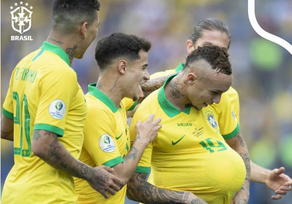 Com gol de Daniel Alves, Brasil atropela o Peru e se classifica na Copa América
