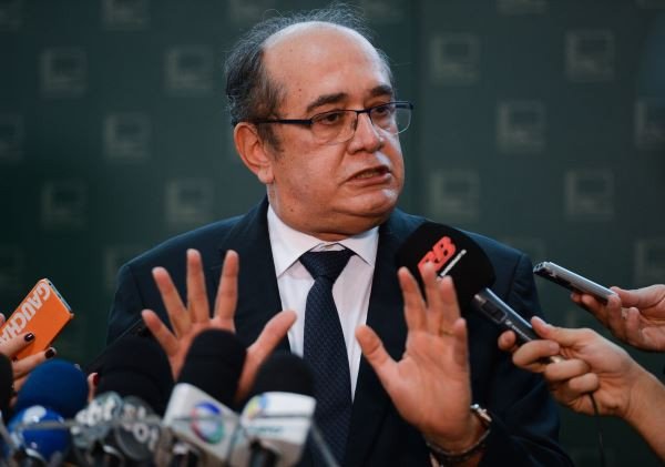 Diálogos de Moro são ‘absurdos’ e podem anular penas, diz Gilmar
