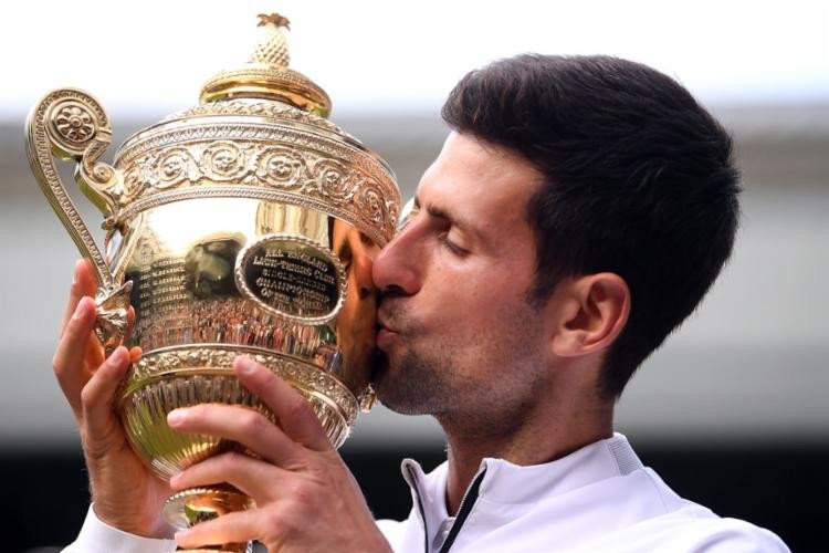 Em jogo épico, Djokovic bate Federer, leva penta de Wimbledon e iguala feito de Borg