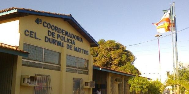 Mulher é presa suspeita de queimar o cunhado com produto químico em Conceição do Almeida