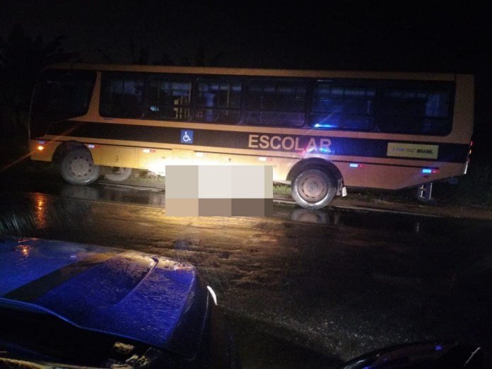 CANDEIAS: IDOSO DE 72 ANOS MORRE ATROPELADO POR ÔNIBUS ESCOLAR