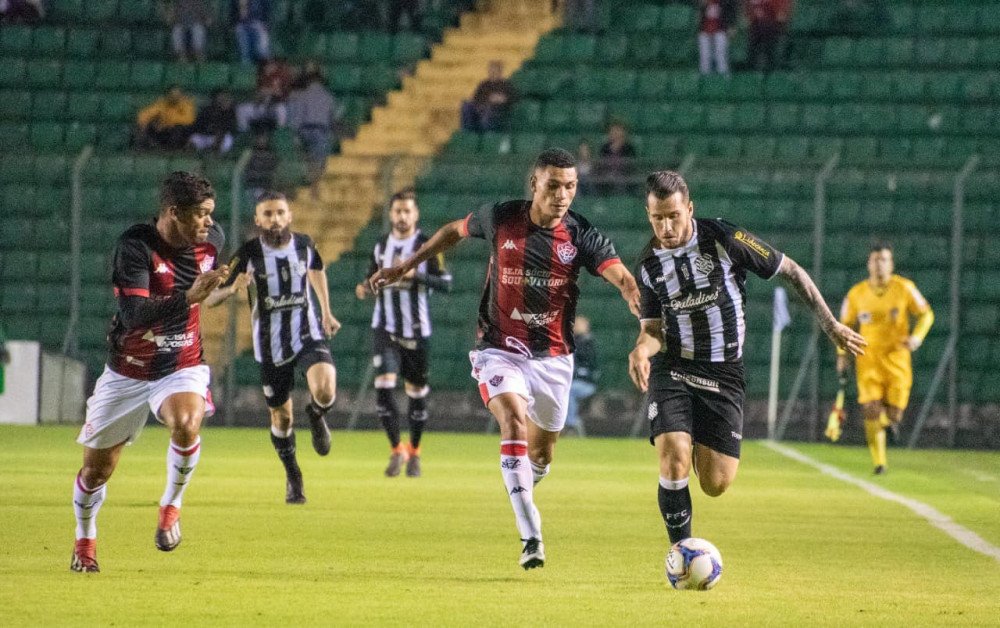 Vitória arranca empate com o Figueirense fora de casa