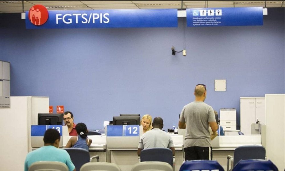 FGTS: quem optar pelo saque anual e for demitido não poderá retirar dinheiro dois anos depois