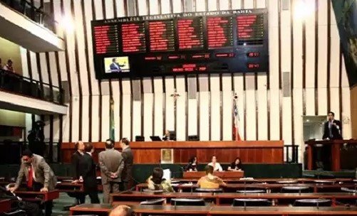 Após recesso de 30 dias, sessão na Alba é encerrada por falta de quórum
