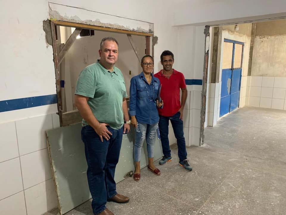 São Sebastião do Passé: Prefeito Dr. Breno confere reforma do Hospital Municipal Albino Leitão